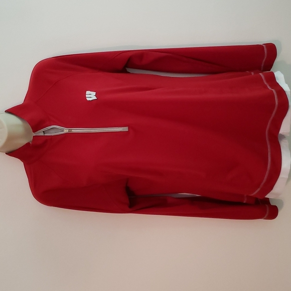 Wisconsin Badgers Lambeau Field CB Dry Tec in a size XL. - Picture 1 of 7
